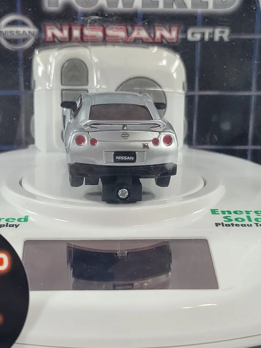 Eztec Infra-Red Remote Control Nissan GT-R With solar-powered rotating display